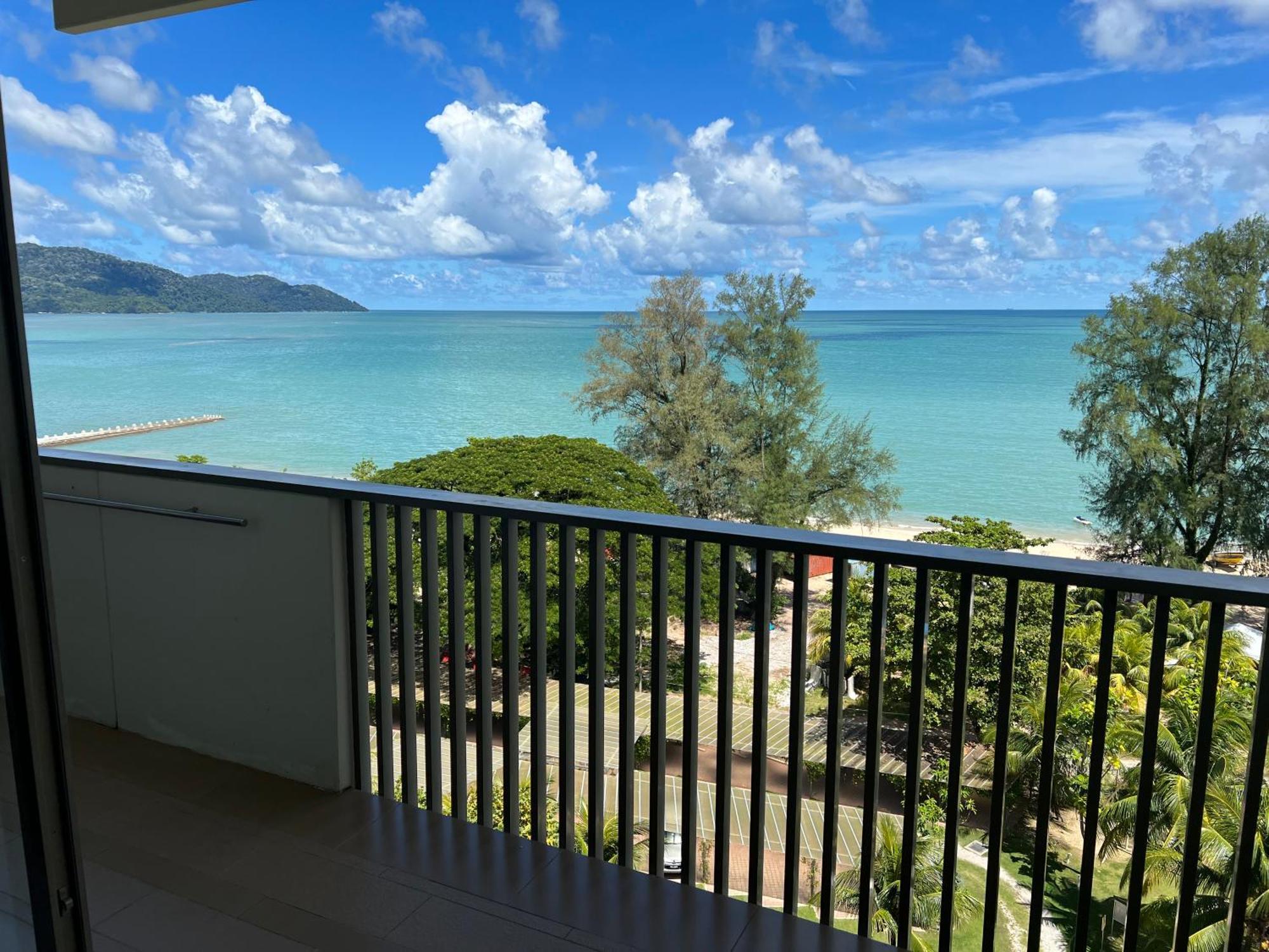 By The Sea Beach Front Apartment Batu Ferringhi Extérieur photo