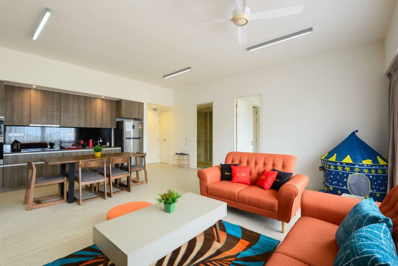 By The Sea Beach Front Apartment Batu Ferringhi Extérieur photo